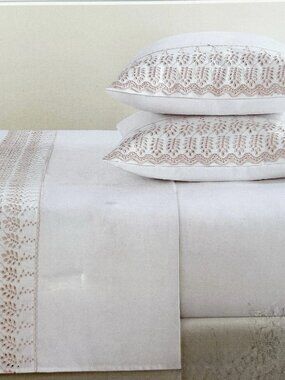 NWT Rachel Ashwell Embroidered Pink Eyelet Trim King Sheet Set Shabby Chic